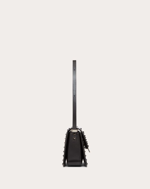 Rockstud23 Smooth Calfskin Shoulder Bag for Woman in Black