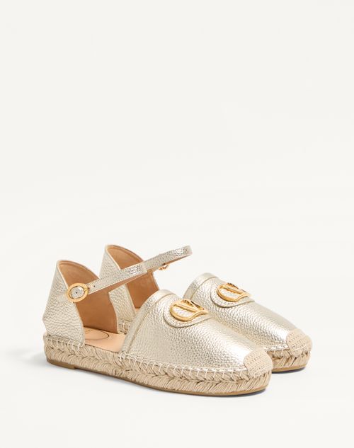 Valentino Garavani - Vlogo Signature Ballerina In Laminated Grainy Calfskin 25mm - Platinum - Woman - Gifts For Her