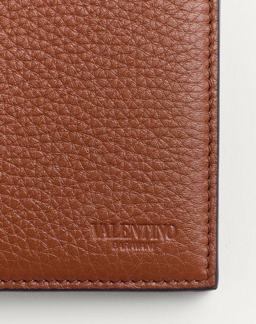 Valentino Garavani - Rockstud Wallet In Grainy Calfskin - Saddle Brown - Man - Accessories