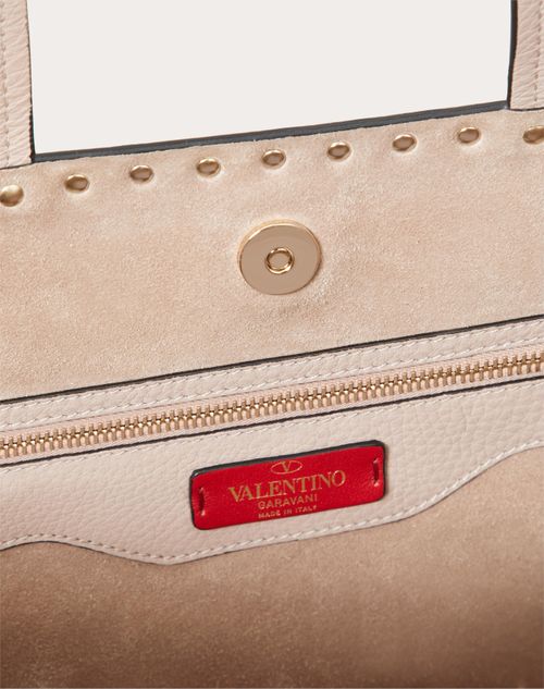 Barmhjertige Bibliografi kompensation Rockstud Grainy Calfskin Tote Bag for Woman in Light Ivory | Valentino US
