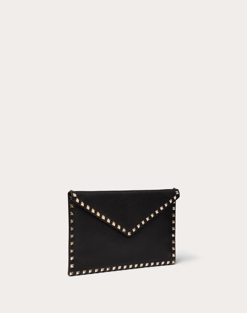 Rockstud Grainy Calfskin Envelope Pouch for Woman in Poudre | Valentino US