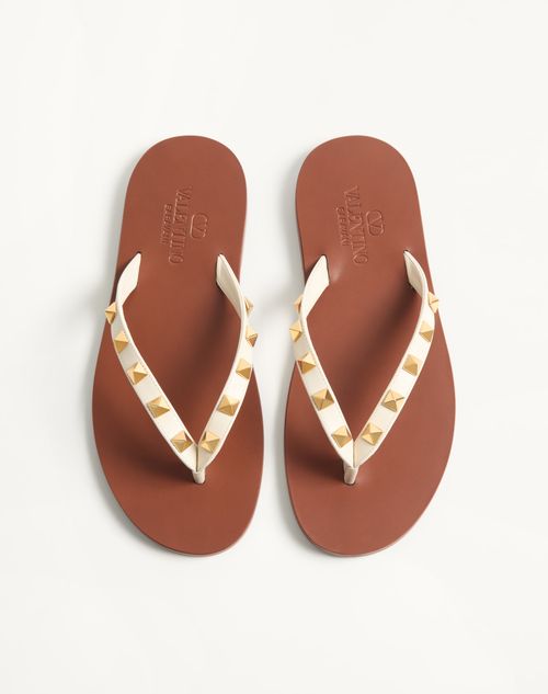 Valentino Garavani - Rockstud Calfskin Flip-flops 05mm - Light Ivory - Woman - Slides And Thongs