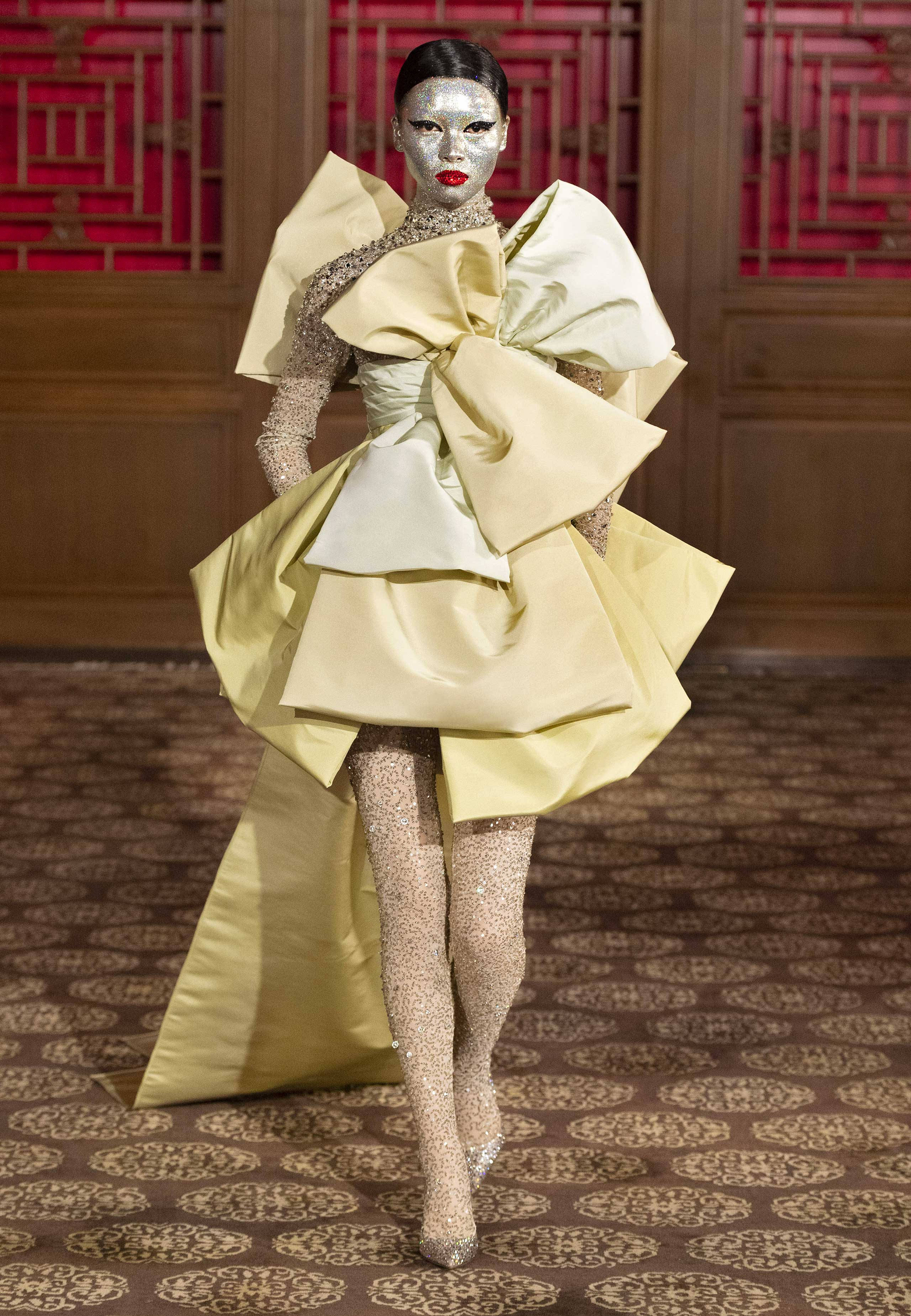Valentino - Haute Couture Beijing - Look 30