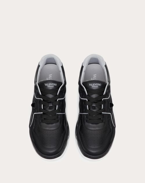Valentino Garavani One Stud XL Low-top Sneaker in Nappa Leather and Toile Iconographe Fabric Man Beige/Black 40.5