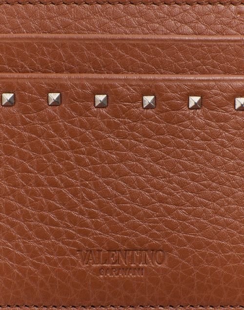 Valentino Garavani - Rockstud Grainy Calfskin Cardholder - Saddle Brown - Man - Accessories