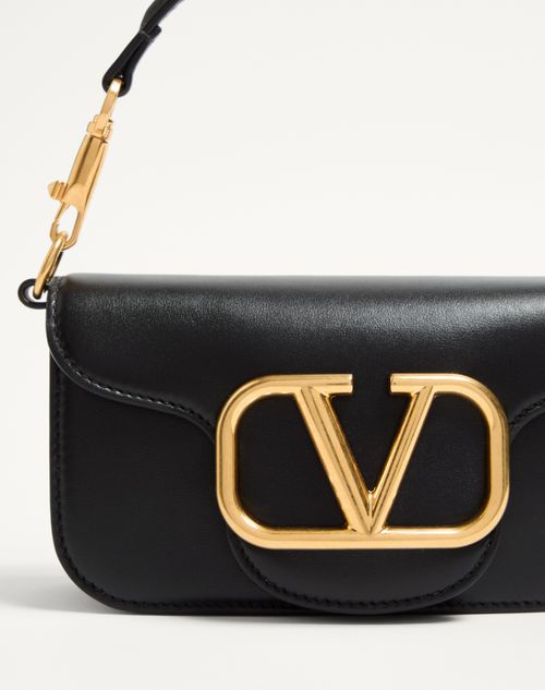 Valentino Garavani - Valentino Garavani Locò Small Shoulder Bag In Calfskin - Black - Woman - Shoulder Bags