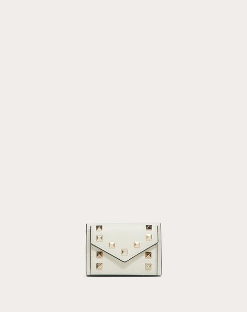 Valentino Garavani - Small Rockstud Calfskin Wallet - Light Ivory - Woman - Wallets And Small Leather Goods