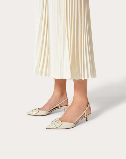 Valentino Garavani - Décolleté Slingback Vlogo Signature In Vernice 40mm - Light Ivory - Donna - Décolleté