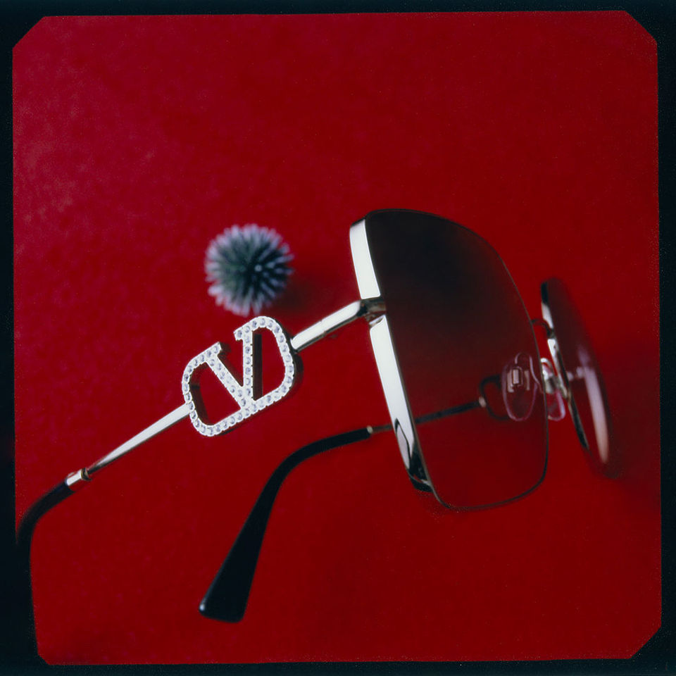 Eyewear by Valentino: discover Crystal Studs and VLOGO SIGNATURE ...