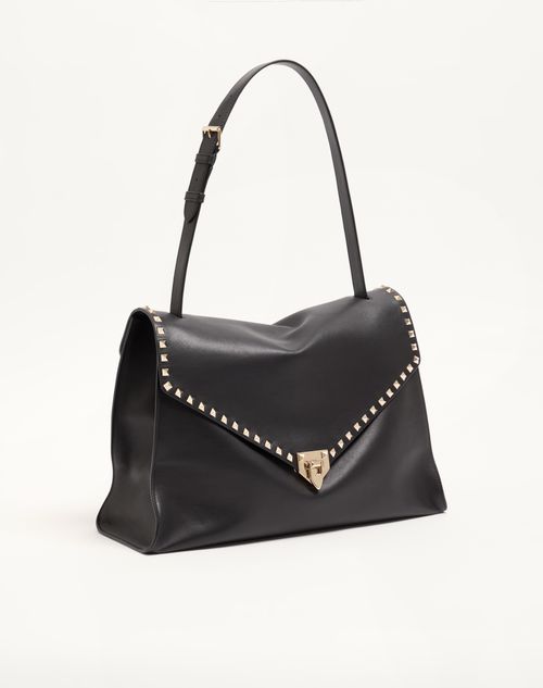 Valentino Garavani - Bolso De Hombro Grande Valentino Garavani Rockstud Maxxing De Cuero De Becerro Liso - Negro - Mujer - Bolsos Shopping
