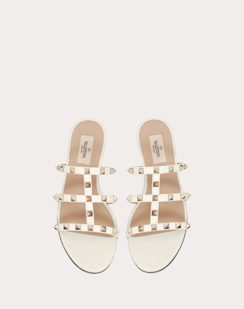 Valentino flip 2025 flops white