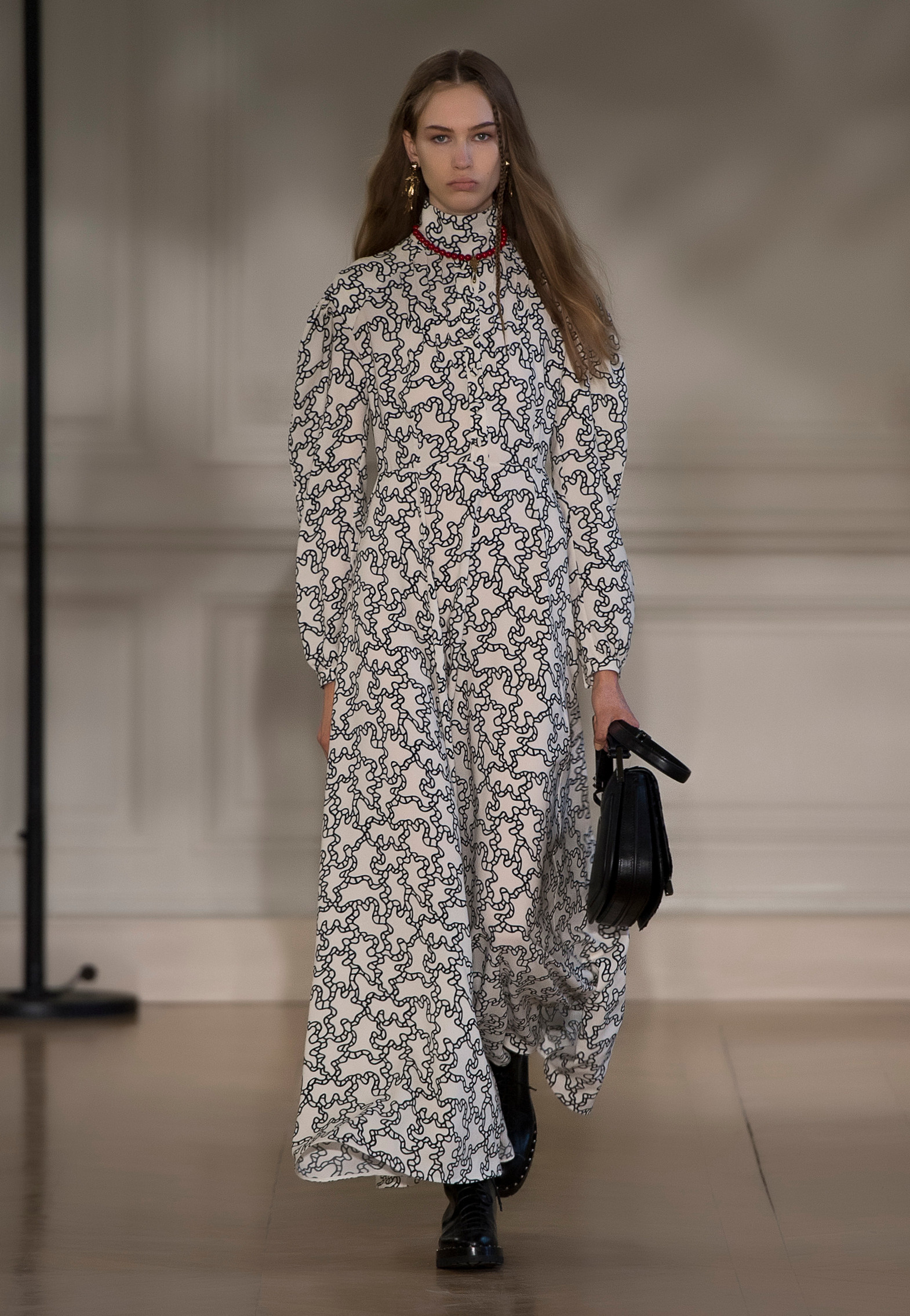 Valentino Fashion Show FW17-18 Women | Valentino