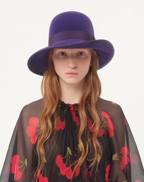Valentino - Long Dress In Crepponne Chiffon With Cherryfic Print - Black/cherry Red - Woman - Gowns