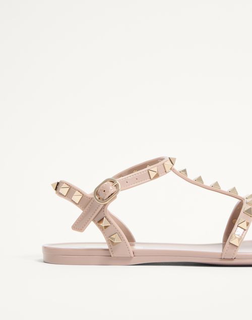 Valentino Garavani - Rockstud Flat Rubber Sandal - Poudre - Woman - Sandals