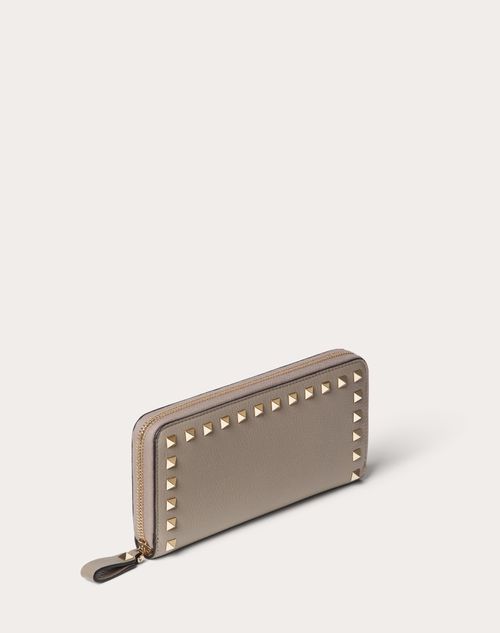 Rockstud Grainy Calfskin Zippered Wallet for Woman in Black