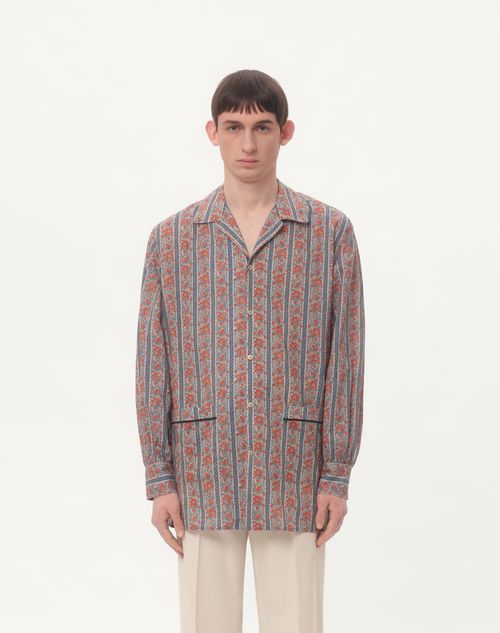  - Beige/blue/red