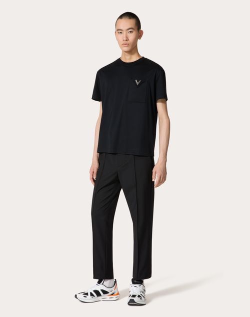 Valentino - Camiseta De Algodón Con Detalle De V Metálica - Negro - Hombre - Camisetas Y Sudaderas