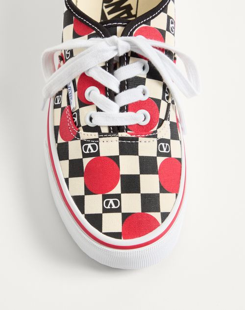 Valentino Garavani - Valentino Garavani And Vans Low-top Trainer In Fabric With Vlogo Checkerboard Print And Polka Dot Detail - Butter/black/rouge Pur - Woman - Sneakers