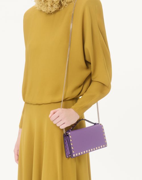 Valentino Garavani - Rockstud Wallet With Chain In Grainy Calfskin - Lilac - Woman - Mini Bags