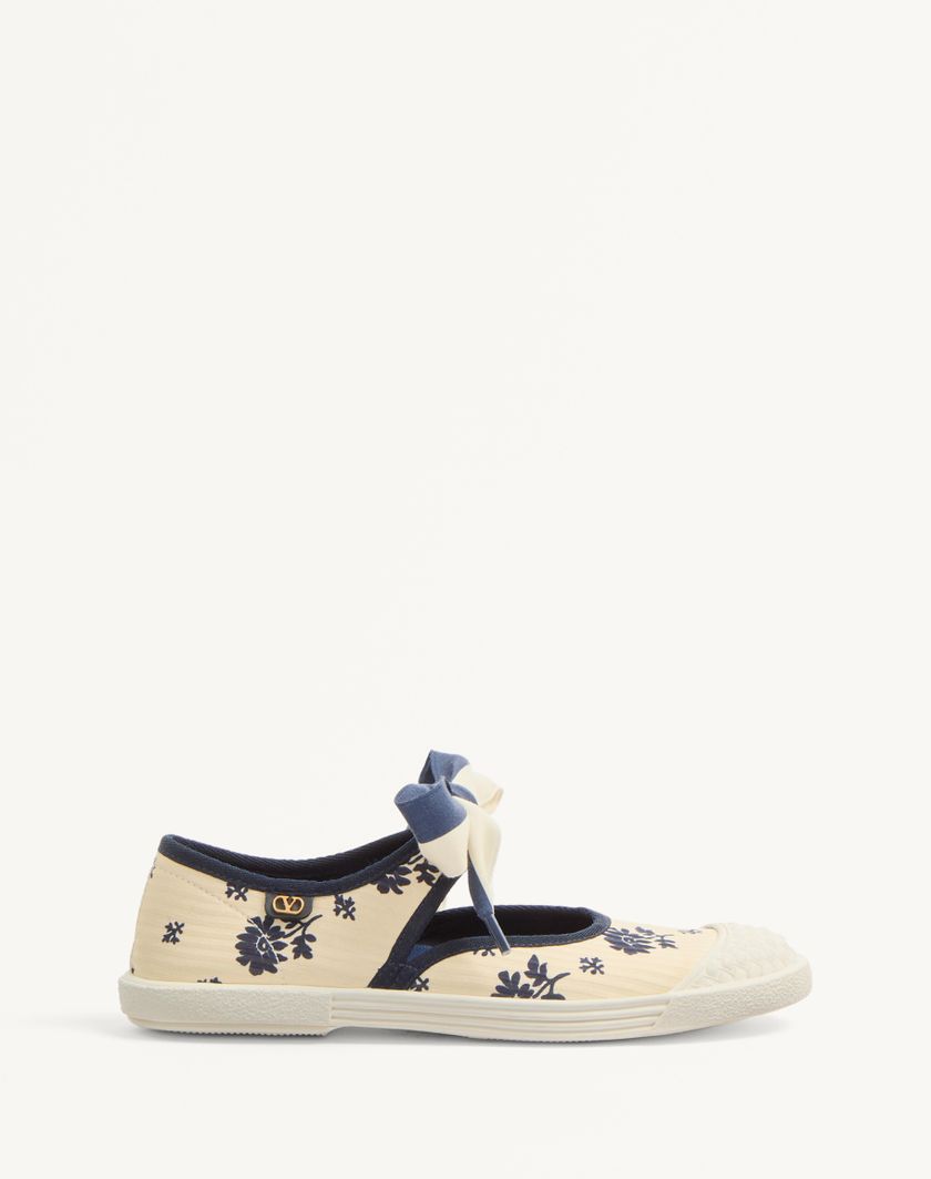 Valentino Handbags Sneaker Ballerina Bay By Bay In Tessuto Papier Floral per Donna in Blu/avorio | Valentino IT