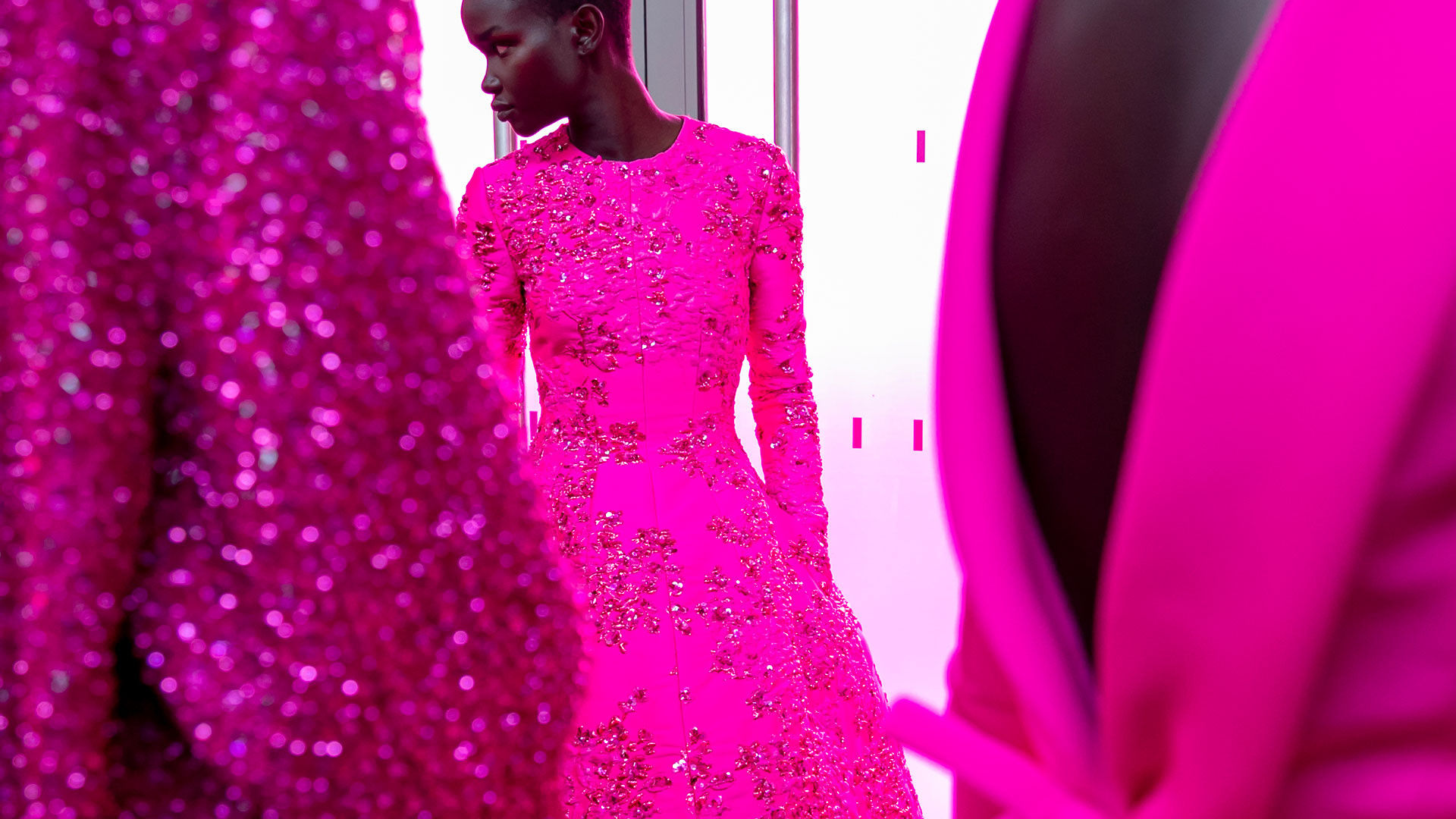 27 Hot Pink Outfits for Summer 2022 Inspired by Valentino's Fall Ready to  Wear Collection