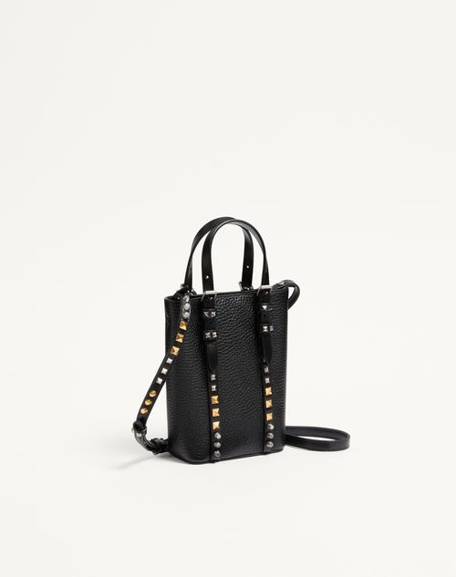 Valentino Garavani - ヴァレンティノ ガラヴァーニ ロックスタッズ グレインカーフスキン ミニ バッグ - ブラック - メンズ - ショルダーバッグ