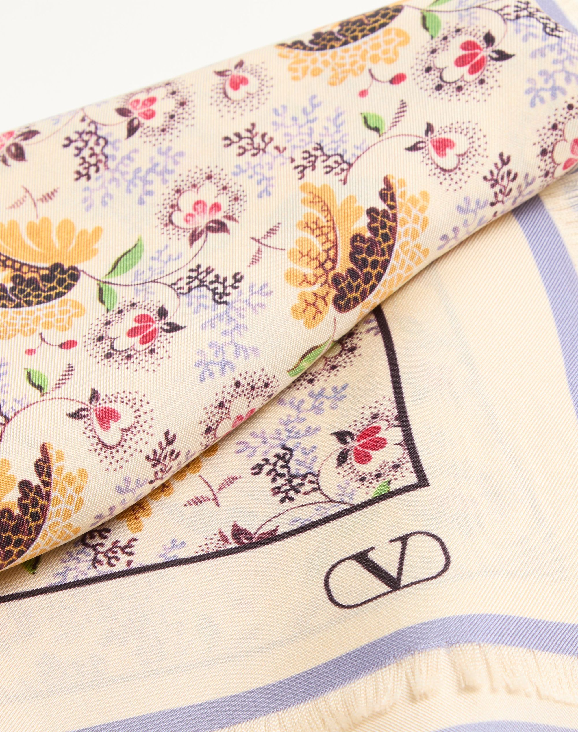 PAPIER FLORAL SILK SCARF?quality=80&size=35&format=auto