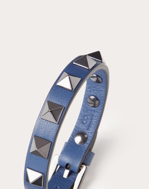 vin blyant Pjece Rockstud Leather Bracelet With Ruthenium Studs for Man in Marine | Valentino  US