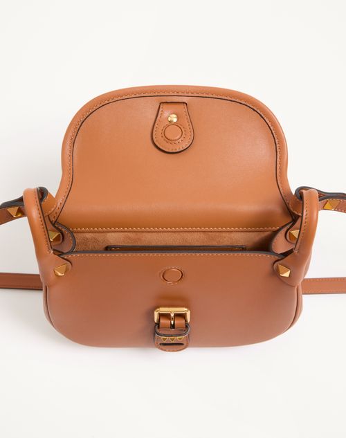 Valentino Garavani - Valentino Garavani Flâneuse Small Leather Shoulder Bag - Hazelnut - Woman - Shoulder Bags