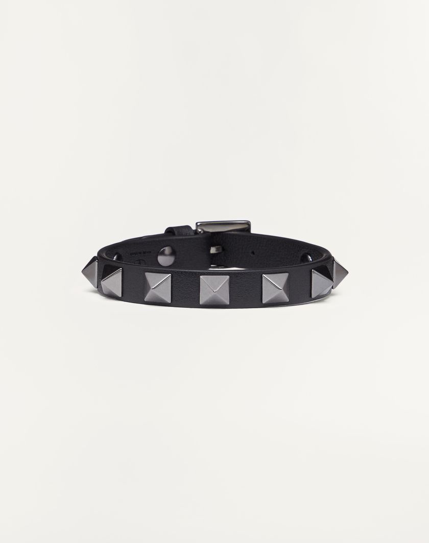 Valentino Handbags Bracciale Rockstud In Pelle E Borchie Finitura Rutenio Nero per Uomo in Nero | Valentino IT