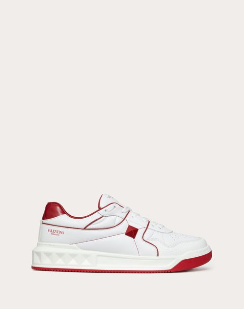 galerij verklaren bord One Stud Low-top Nappa Sneaker for Man in White/ Black | Valentino US