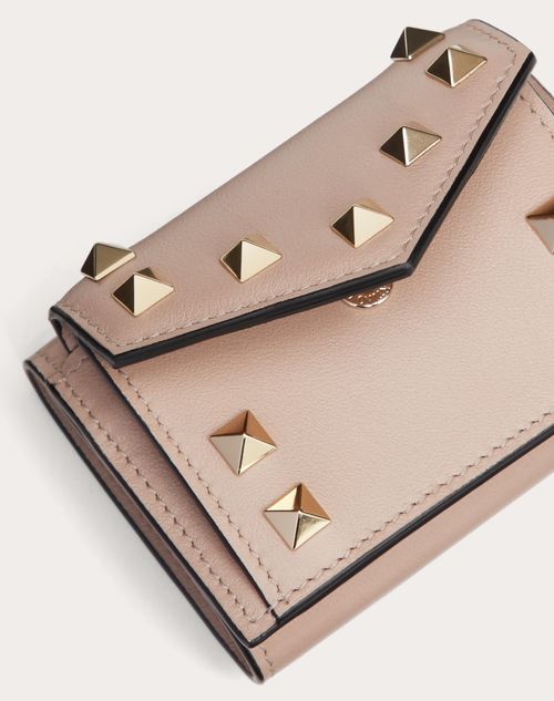 Valentino Garavani - Small Rockstud Calfskin Wallet - Poudre - Woman - Wallets And Small Leather Goods