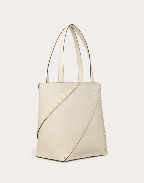 Valentino Garavani - Valentino Garavani Valentino Garavani Rockstud Wispy Shopping Bag In Calfskin - Ivory - Woman - Totes