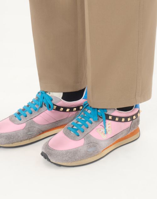 Valentino Garavani - Stud Up Sneaker Aus Spaltleder Und Nylon Mit Schmetterlingsstickerei - Rosa/mehrfarbig - Mann - Sneakers
