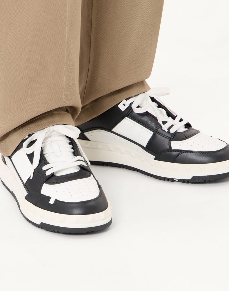 Valentino Garavani Freedots Low-Top Trainer In Calfskin Man Black/White 45.5