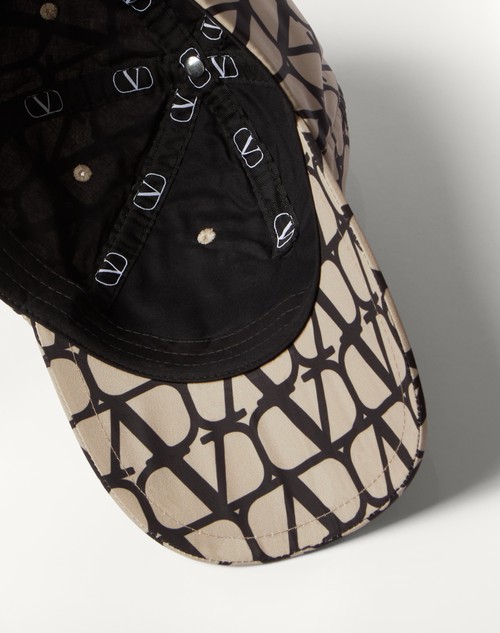 valentino rockstud hat