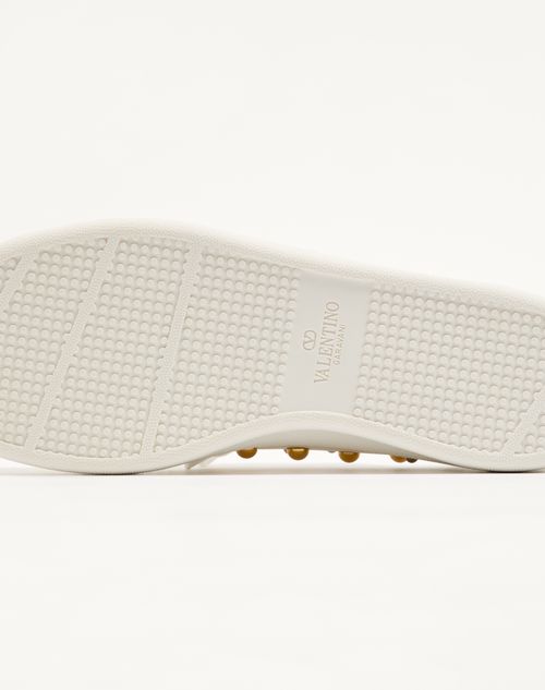 Valentino Garavani - Royco Trainer In Nappa Calfskin With Stud Detail - White/gold/silver - Man - Trainers