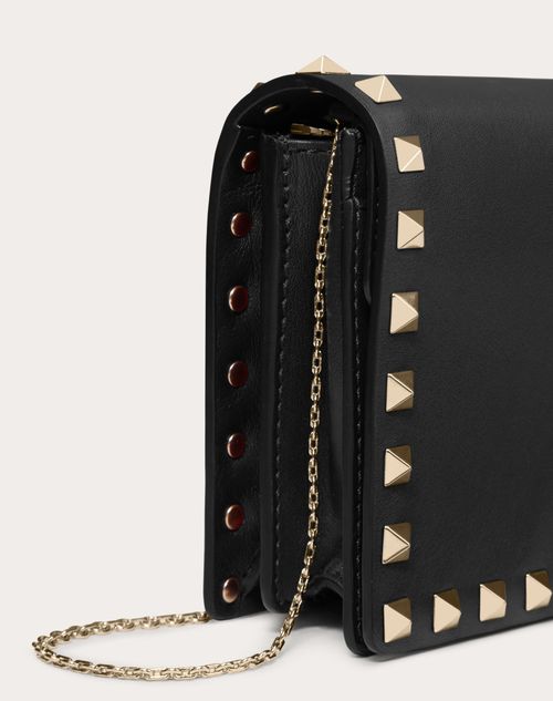 Rockstud Small Leather Wallet On Chain in Black - Valentino