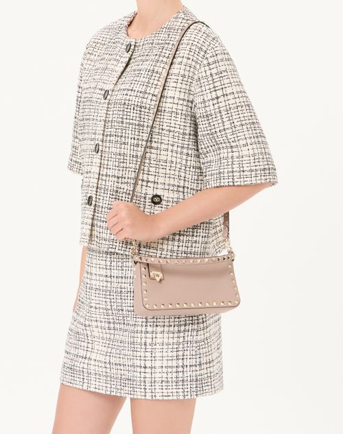 Valentino Garavani - Small Rockstud Grainy Calfskin Crossbody Bag - Poudre - Woman - Shoulder Bags