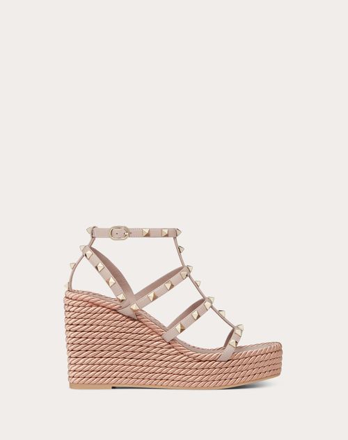 Valentino Garavani - Sandalias De Cuña Rockstud Con Tiras De Piel De Becerro Y Tacón De 95 Mm - Poudre - Mujer - Alpargatas Y Cuñas