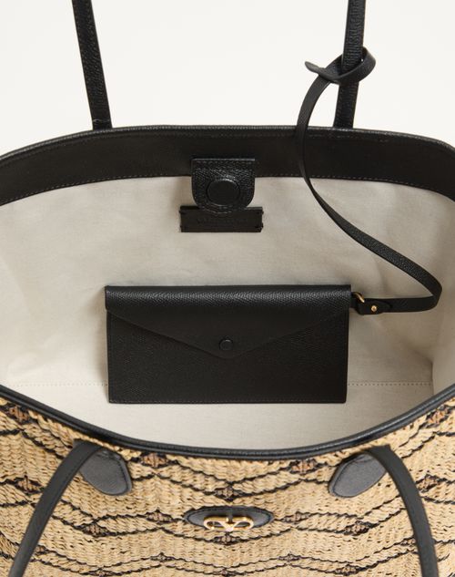 Valentino Garavani - Mittelgroßer Valentino Garavani Shopper Aus Raffiabast Mit Geometrischem Muster - Natur/schwarz - Frau - Shopper Taschen