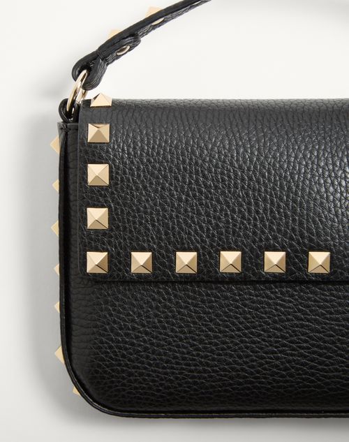 Valentino Garavani - Rockstud Grainy Calfskin Pouch - Black - Woman - Clutches