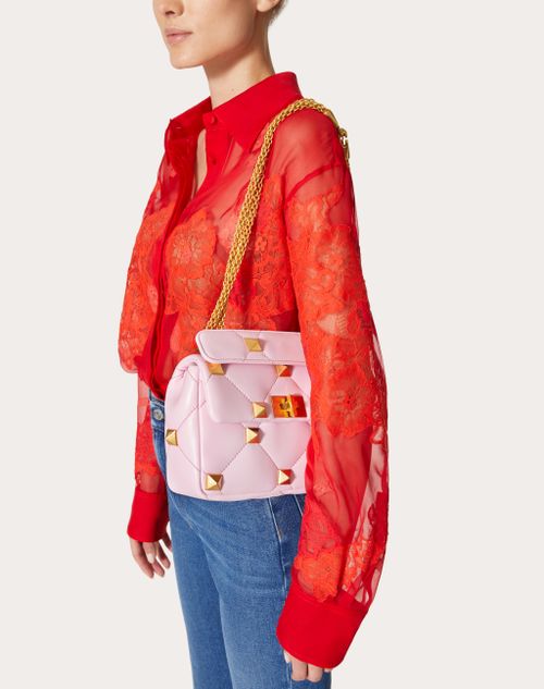 Valentino Garavani Roman Stud Leather Shoulder Bag In Pink