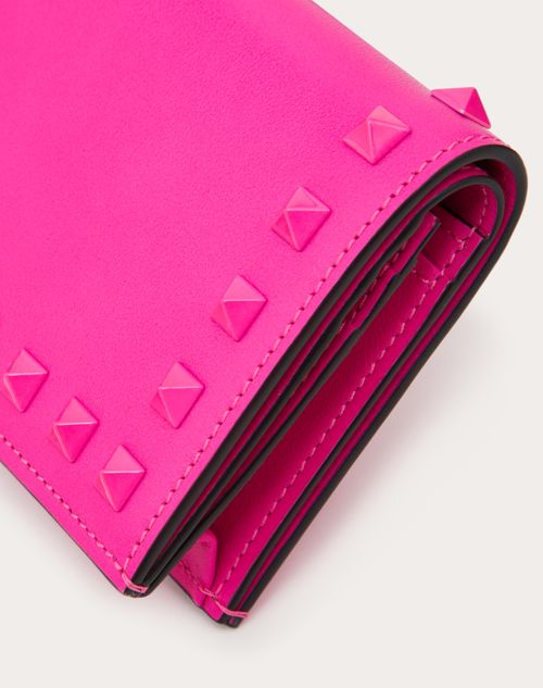 Valentino Garavani - Small Rockstud Calfskin Wallet - Pink Pp - Woman - Wallets And Small Leather Goods