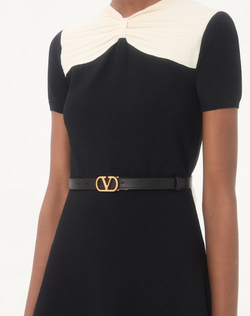 Valentino Garavani - Vlogo Signature Reversible Shiny Calfskin Belt - 20mm / 1.2 In. - Black/pink - Woman - Belts