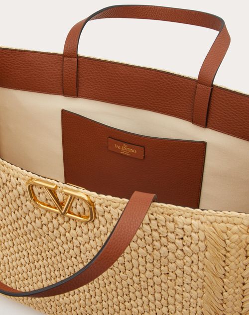 V Logo Signature Raffia Effect Tote Bag in Beige - Valentino