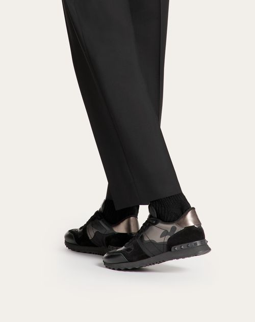 Monarchie Ik zie je morgen ongeduldig Rockrunner Camouflage Noir Metallic Sneaker for Man in Black | Valentino US