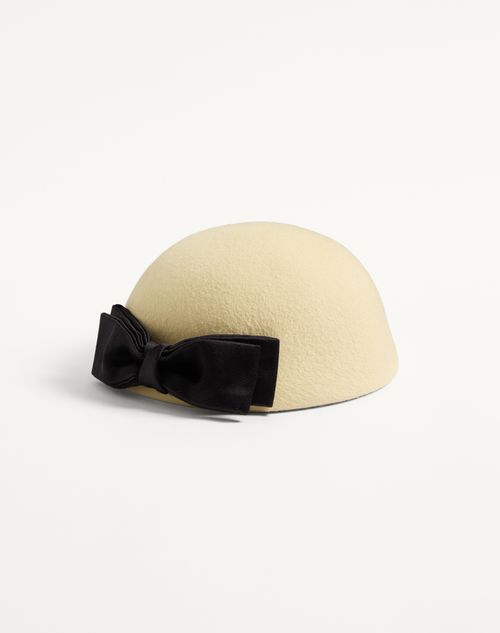  - Cream/black