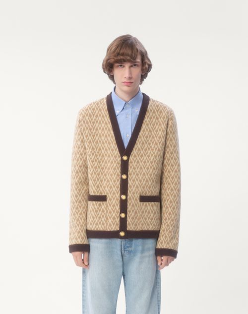 - Beige/cream