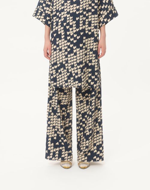  - Blue/ivory